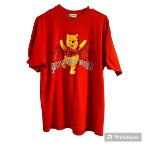 Vintage 90s Walt Disney World Winnie The Pooh Cartoon T-Shirt Adult Sz Lg Red